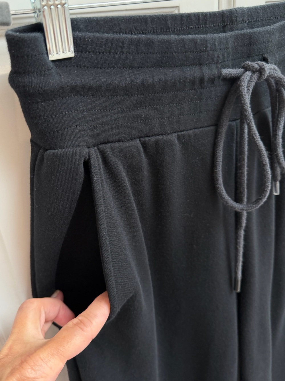 Alo Jogger Sweatpants Black Drawstring Waist - Picture 5 of 8